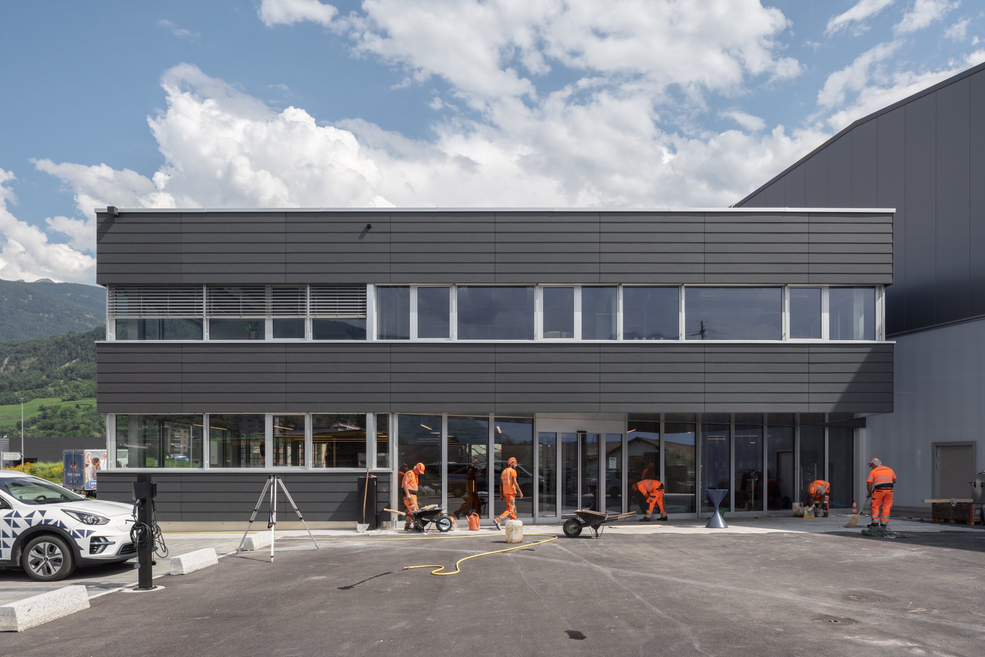 Construction d’une halle de stockage avec bâtiment administratif